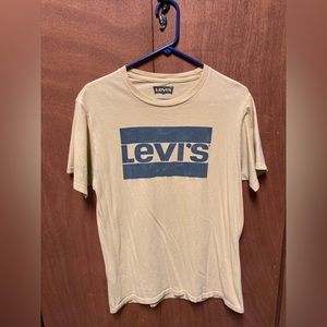 ❗️Levi’s Retro T-Shirt❗️